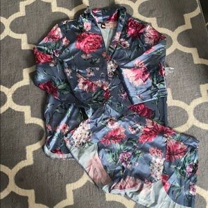 Victoria's Secret sleep wear set